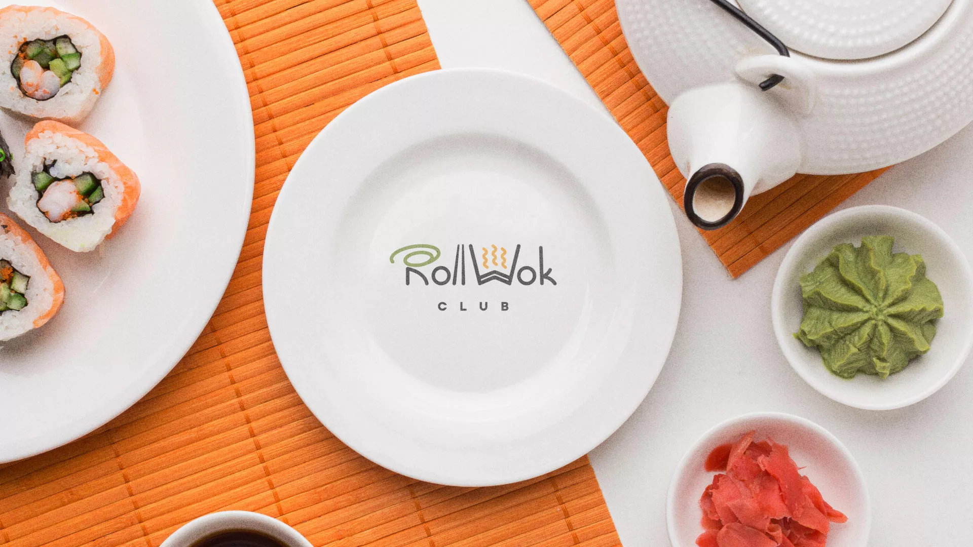 Разработка логотипа и фирменного стиля суши-бара «Roll Wok Club» в Твери